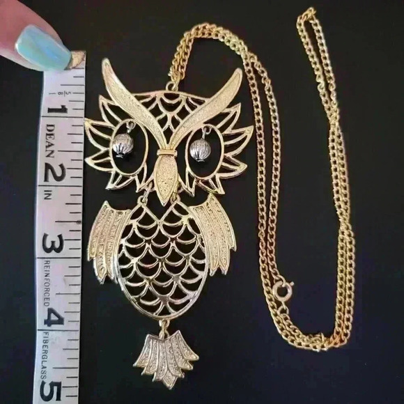 Vintage Articulated Gold Tone Owl Pendant with 24" Chain, Retro Collectible - Picture 2 of 3